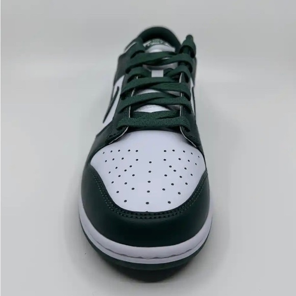Nike Dunk Low - Michigan State - Picture 2 of 4